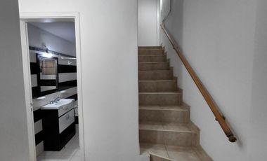ALQUILER CASA 6 AMBIENTES BURZACO