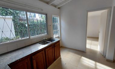 ALQUILER CASA 6 AMBIENTES BURZACO