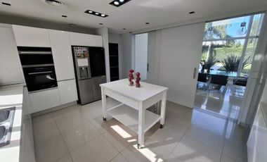 Casa en venta en Buenos Aires Village FINANCIADA