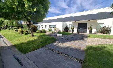 Casa en venta en Buenos Aires Village FINANCIADA