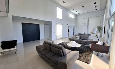 Casa en venta en Buenos Aires Village FINANCIADA