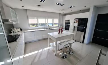 Casa en venta en Buenos Aires Village FINANCIADA