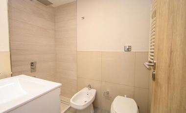 VENTA/ DEPARTAMENTO EXCLUSIVO , DE 3 DORMITORIOS CON EXCELENTE CALIDAD CONSTRUCTIVA. Santa Fe Capital.