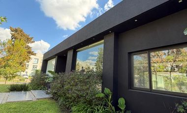 Casa en venta en Buenos Aires Village