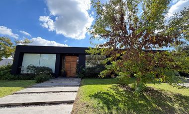 Casa en venta en Buenos Aires Village