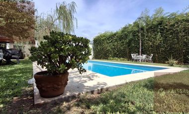 Casa en Bella Vista con quincho vidriado, pileta y posibilidad de ampliación