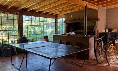 Casa en Bella Vista con quincho vidriado, pileta y posibilidad de ampliación