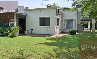 Casa en Bella Vista con quincho vidriado, pileta y posibilidad de ampliación