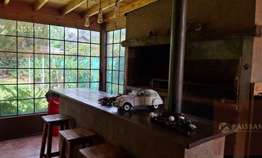 Casa en Bella Vista con quincho vidriado, pileta y posibilidad de ampliación
