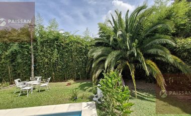 Casa en Bella Vista con quincho vidriado, pileta y posibilidad de ampliación