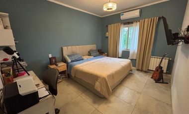 Barrio Los Talas | Venta | Linda casa de 4 ambientes con excelente vista - Apto crédito