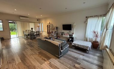 Barrio Los Talas | Venta | Linda casa de 4 ambientes con excelente vista - Apto crédito
