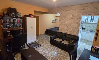 Oportunidad: Monoambiente con Patio en San Martín – Muy Luminoso