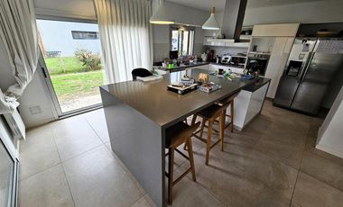 CASA EN VENTA BUENOS AIRES GOLF CLUB / BARRIO CERRADO