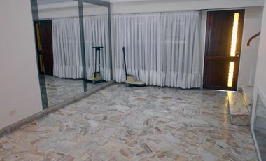 Venta Casa C/Local S/L 10x30M² en R. Mejía  Muy Buen Estado A Mts. Av. de Mayo