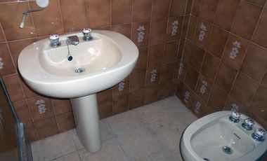 Venta Casa C/Local S/L 10x30M² en R. Mejía  Muy Buen Estado A Mts. Av. de Mayo