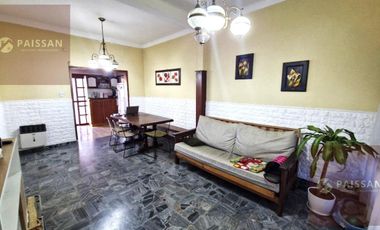 Venta Casa 3 ambientes con local y deposito, Bella Vista