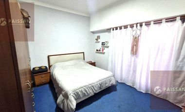 Venta Casa 3 ambientes con local y deposito, Bella Vista