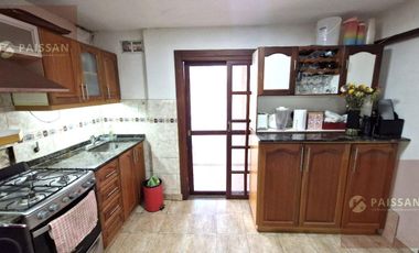Venta Casa 3 ambientes con local y deposito, Bella Vista