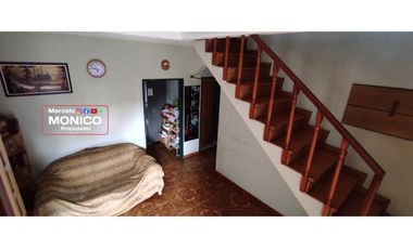 casa de 2 planta 6 amb mas local con 5 deptos en Paso del rey CENTRO