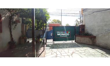 casa de 2 planta 6 amb mas local con 5 deptos en Paso del rey CENTRO