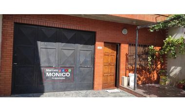 casa de 2 planta 6 amb mas local con 5 deptos en Paso del rey CENTRO