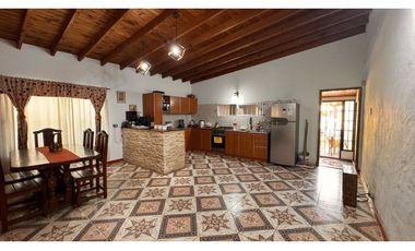 VENTA 3 DEPTOS + Casa 5 hab | BARRIO LA QUEBRADA – PASO DEL REY