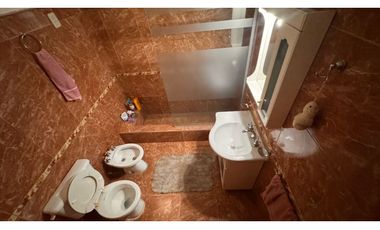 VENTA 3 DEPTOS + Casa 5 hab | BARRIO LA QUEBRADA – PASO DEL REY
