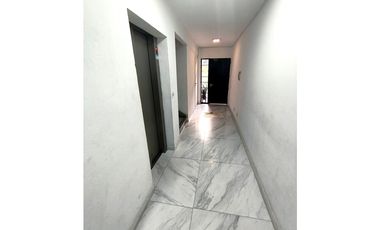 Departamento 3 ambientes con balcón y cochera en Martín Coronado
