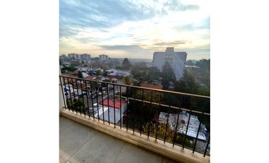 Departamento 3 ambientes con balcón y cochera en Martín Coronado