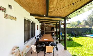 Venta casa de 2 dormitorio con pileta en Ricardone. Apta crédito.
