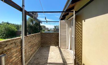 Venta casa de 2 dormitorio con pileta en Ricardone. Apta crédito.