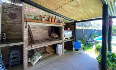 Venta casa de 2 dormitorio con pileta en Ricardone. Apta crédito.