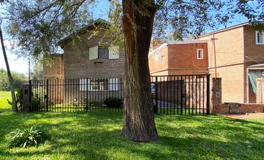 Venta casa de 2 dormitorio con pileta en Ricardone. Apta crédito.