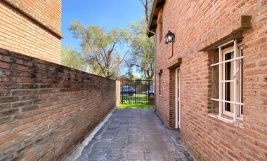 Venta casa de 2 dormitorio con pileta en Ricardone. Apta crédito.