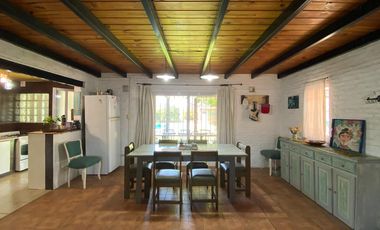Venta casa de 2 dormitorio con pileta en Ricardone. Apta crédito.