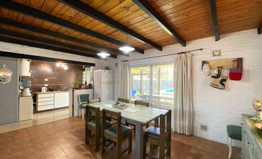 Venta casa de 2 dormitorio con pileta en Ricardone. Apta crédito.