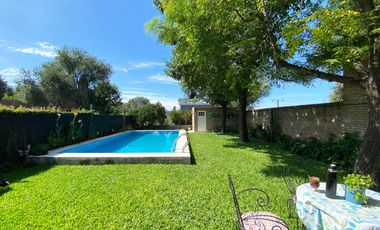 Venta casa de 2 dormitorio con pileta en Ricardone. Apta crédito.