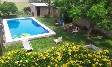 Venta casa de 2 dormitorio con pileta en Ricardone. Apta crédito.