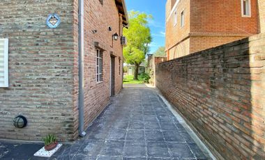 Venta casa de 2 dormitorio con pileta en Ricardone. Apta crédito.