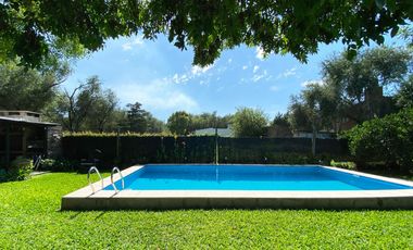 Venta casa de 2 dormitorio con pileta en Ricardone. Apta crédito.