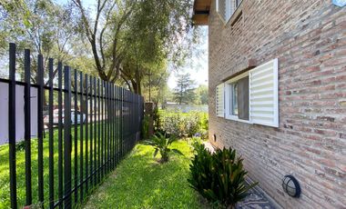 Venta casa de 2 dormitorio con pileta en Ricardone. Apta crédito.