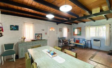 Venta casa de 2 dormitorio con pileta en Ricardone. Apta crédito.
