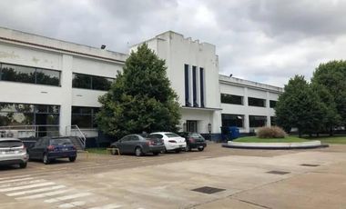 Excelentes naves industrial de 5530 m2 cubiertos en Hurlingham