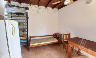 Excelente propiedad !!!- Mar De Ajo casa    2  deptos  de 2 y  3 ambientes - RETASADA!!!!!