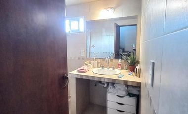 Excelente propiedad !!!- Mar De Ajo casa    2  deptos  de 2 y  3 ambientes - RETASADA!!!!!