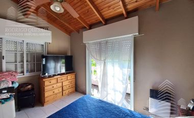 Excelente propiedad !!!- Mar De Ajo casa    2  deptos  de 2 y  3 ambientes - RETASADA!!!!!