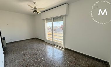 Departamento en alquiler de 3 ambientes con balcón - El Libertador