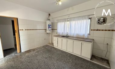Departamento en alquiler de 3 ambientes con balcón - El Libertador