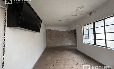 Inmueble c/ 2 Locales   Depto. 3 amb. c/ cochera s/Av. Alte. Brown